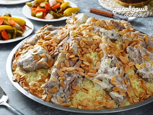 منسف أردني على أصوله بالجميد الكركي والسمن البلدي