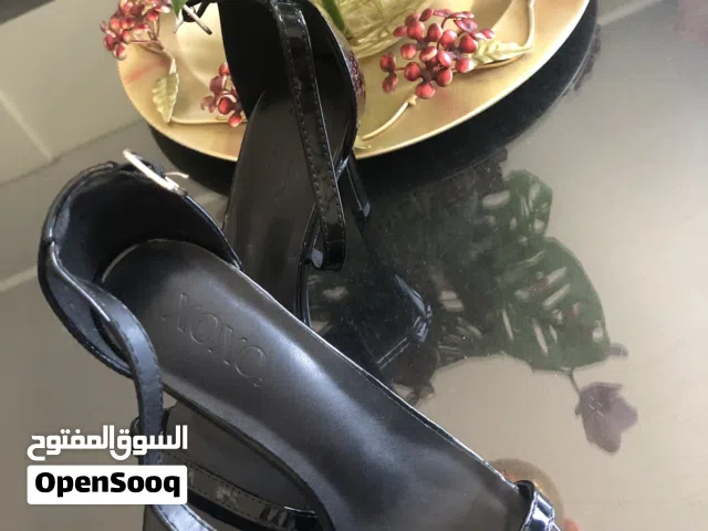 كعب عالي جديد ماركة أصلية