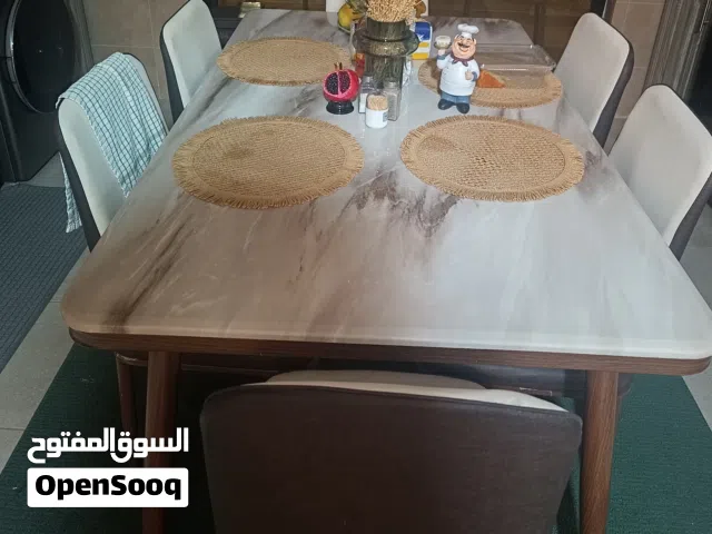 طاولة سفرة للبيع رخام طبيعي وقشرة رخام صناعي