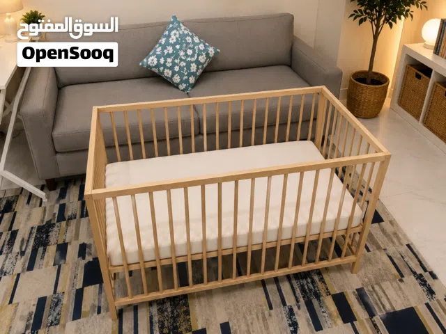 تخت للاطفال مع فرشة طبية للبيع بدواعي السفر Bed with Foam Mattress for Sale for Traveling Purpose