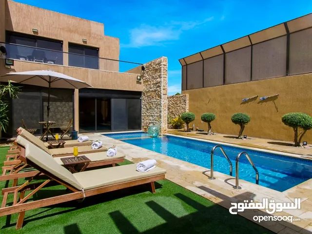 2 Bedrooms Farms for Sale in Jordan Valley Ghor Al Kafrain
