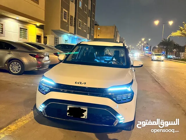 Used Kia Carens in Al Riyadh