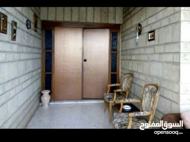 720m2 No Townhouse for Sale in Madaba Jelul