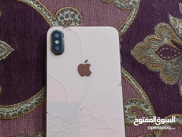 تلفون ايفون نضيف ويا كارتون وكيبل شحن (مو اصلي) السعر 310 بطاريه 87 مكسور ضهره فقط