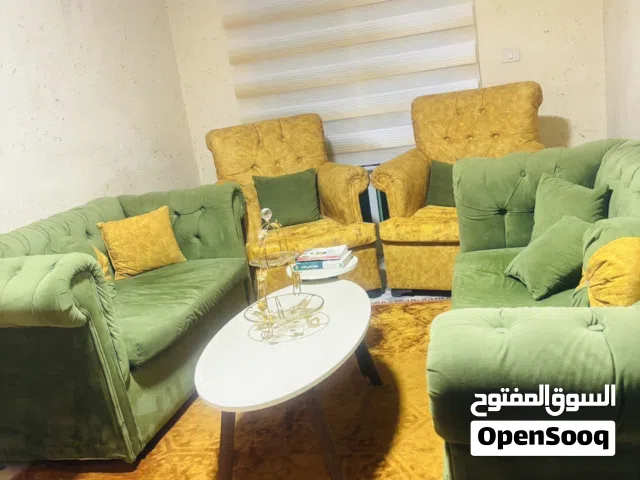طقم كنب بحالة جيدة جدا