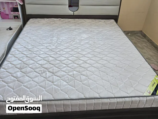 سرير مزدوج بحالة جيدة جداً