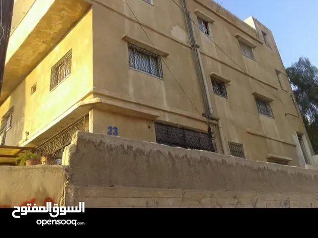 منزل مستقل ثلاثة طوابق موقع مميز في ماركا الشمالية حي العبدلات