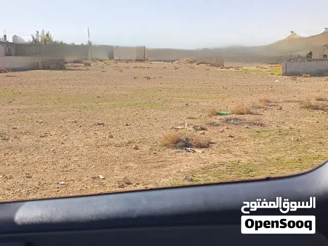 قطعتين ارض سكنيه للبيع في قصر الحلابات الغربي