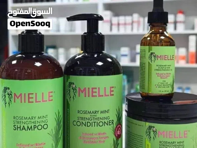 اقوى مجموعة منتجات تصفيف وعناية بالشعر عضوية بخلاصة اكليل الجبل والنعناع وغنية بالبيوتين تقوي وتعزز
