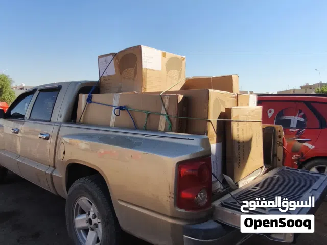 سيارة لنقل وتوصيل جميع انواع البضائع والاثات داخل وخارج طرابلس