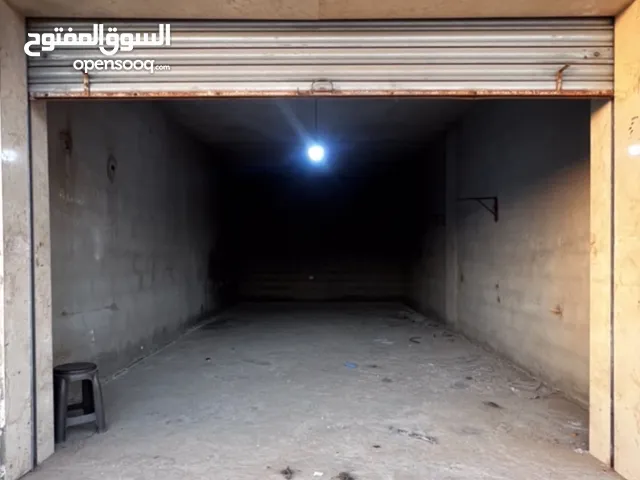 محل للإيجار طريق المطار خلف خزانات النفط