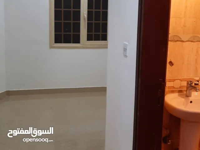 غرفة مستر داخل شقة عزاب لايجار حولى الدائري الرابع خلف المدرسة الباكستاني