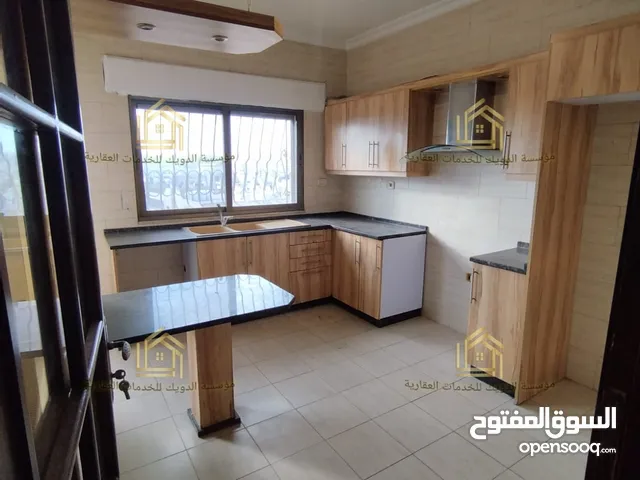 شقة مع روف منفصل بإطلالــــه مميزة