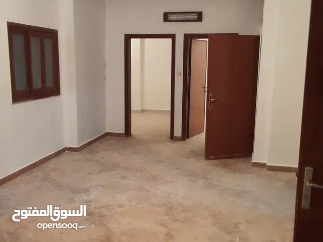 150 m2 3 Bedrooms Apartments for Rent in Benghazi As-Sulmani Al-Gharbi