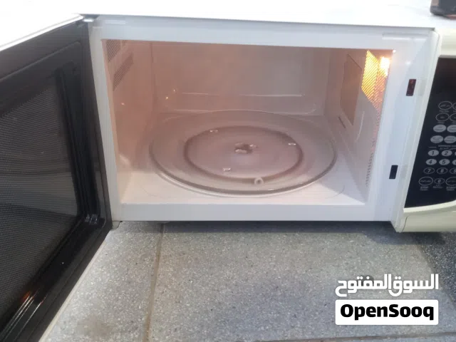 DLC 30+ Liters Microwave in Al Riyadh