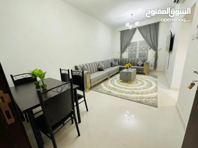 z9 غرفيتين وصاله مفروش شهري بكورنيش عجمان -بجوار دوار السفينه مباشره- موقع مميز جدا-اثاث جديد