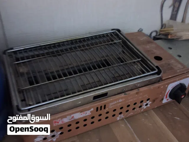 شوايه خارجيه تستخدم لجميع الشوي اللحم والدجاج والسمك واستعمالها جدا جيد للجادين التواصل واتس فقط