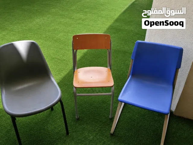 أدراج وكراسي مدرسية العدد 120 + 40 كرسي بطاولة مدمجة (كرسي محاضرات)