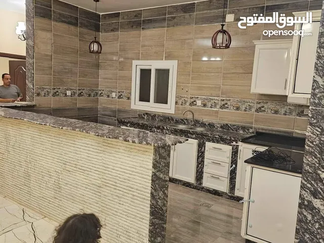شقه نظيفه للايجار سوق المصريه مقابل عياده نجاح