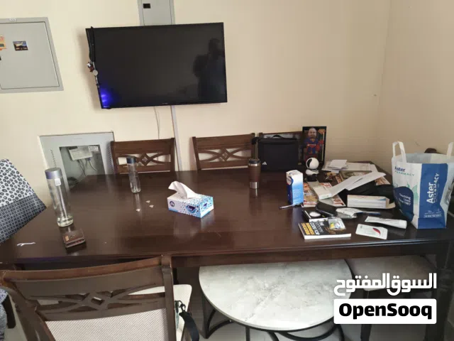 Big wood table for urgent sale