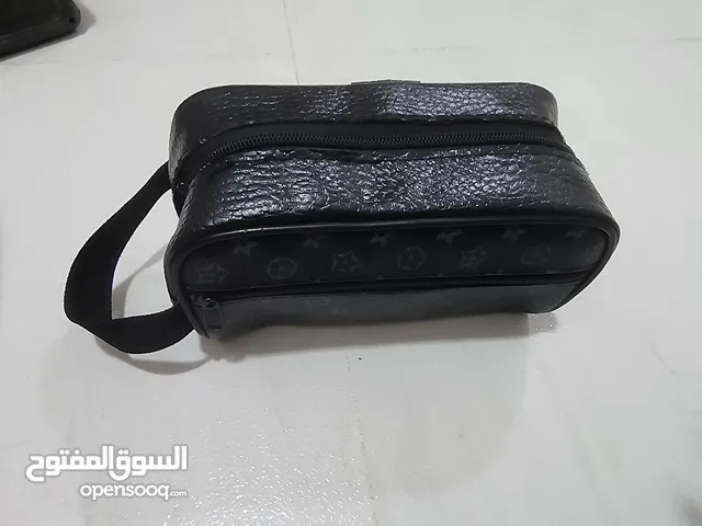 جنطه رجالي السعر 7 الف