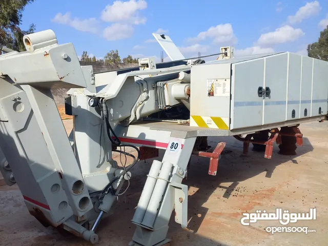 رافعة مقص للشاحنات بالفرشيلو