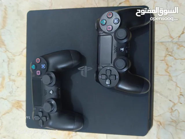 Ps4 slim نظافة عالية مع لعبة cod world war مع ذاكرة 1تيرا وملحقات اصلية