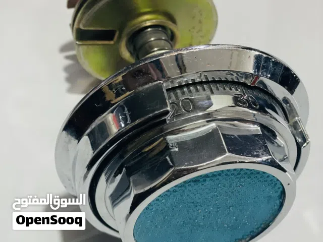 مهندس لفتح الخزنات المغلقة وقطع غيار الخزنات