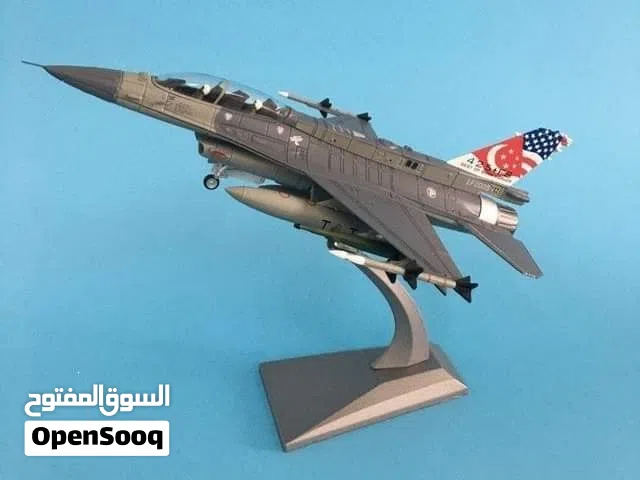 مجسمات طائرات حربية