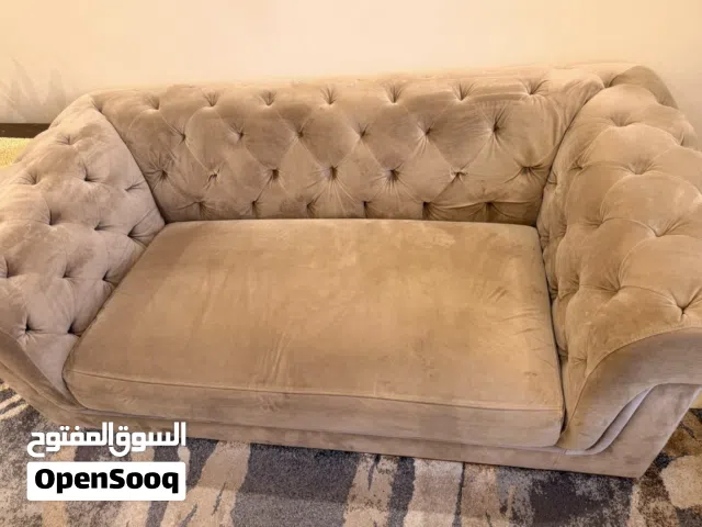 كنبايات مستعملة استعمال خفيف جدا باعتبار جديدة الكنبايات من ميداس للتواصل على الخاص أو على الرقم.