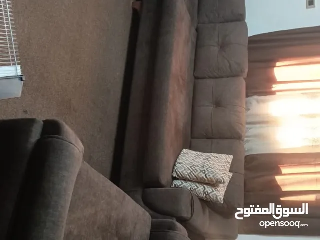 طقم كنب بحالة الجديد للأتصال