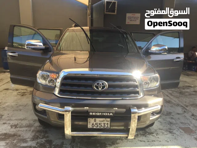 تويوتا سيكويا للبيع موديل 2010 عداد 260 الف المالك التاني من الوكاله