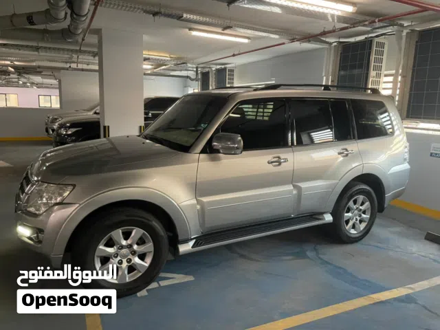 2018 ميتسوبيشي باجيرو GLS