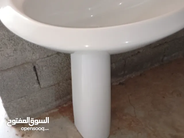 حوض حمام نظيف مستعمل للبيع