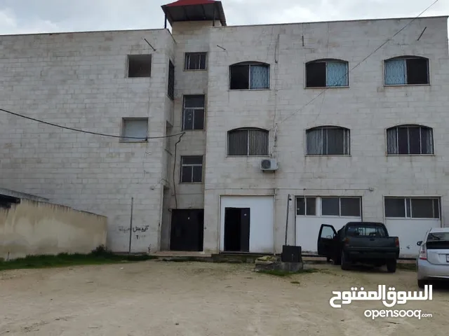 شقة للايجار غرفتين وصالون وحمامين  مقابل ديوان ابو ديه آخر شارع الوحده الاتصال ابو مازن