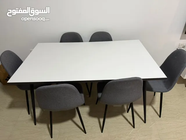 طاوله طعام مع كراسي عدد 6