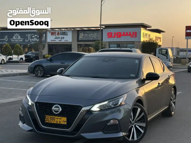 2020 نيسان التيما SR
