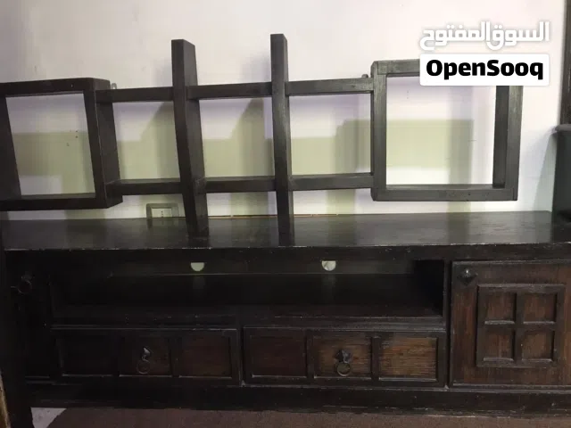 ديكور كامل طاوله + رفوف خشب جدا ثقيل