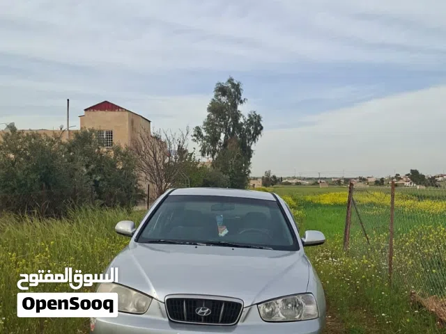 2000 هيونداي افانتي SE