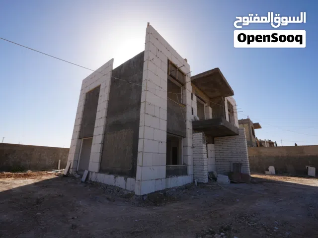 فلل مادبا حوارة  IMAAR 15 للبيع تبعد عن تقاطع المطار 9كم بإتجاه مادبا حوارة