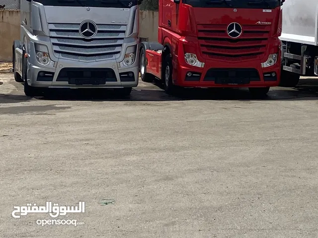 Tractor Unit Mercedes Benz 2019 in Amman