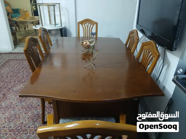 طاوله سفره بحاله الوكاله ممتازه خشب زان مع 6كراسي