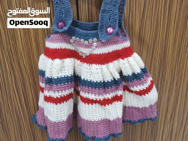 فستان كروشيه بناتي ملون بعمر سنه