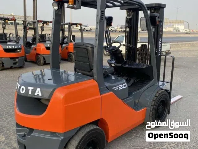 تاجير الرافعات الشوكيه تحميل وتنزيل جميع انواع البضائع تاجير الرافعات الشوكيه نقل البضائع