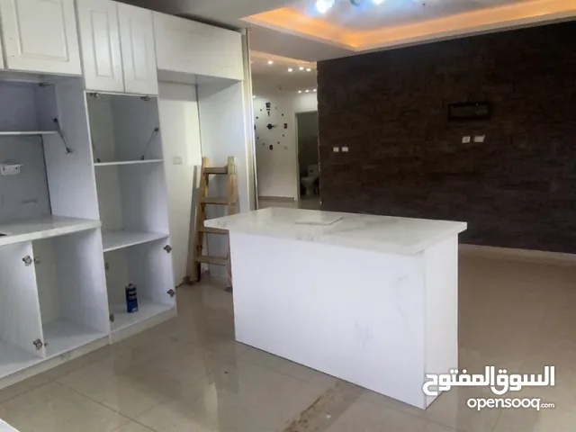 150 m2 3 Bedrooms Apartments for Sale in Ramallah and Al-Bireh Baten AlHawa