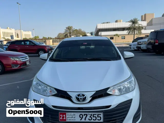 2019 تويوتا يارس SE
