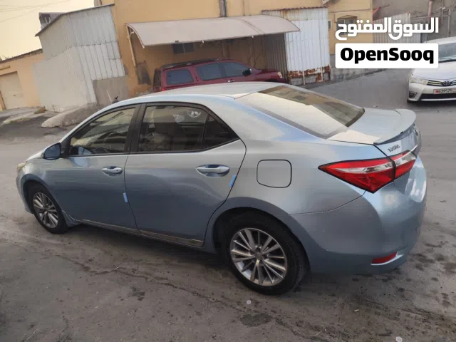 2015 تويوتا كورولا Standard