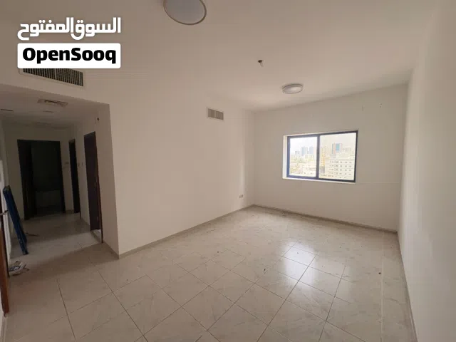 اقل سعر علي كورنيش عجمان واكبر مساحه موقع مميز سهل المخرج لدبي والشارقه تسهيلات في الدفعات