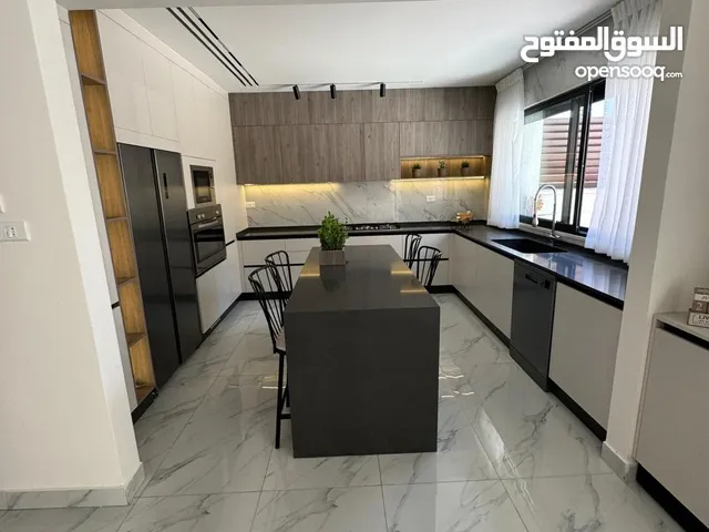 183 m2 3 Bedrooms Apartments for Rent in Amman Deir Ghbar