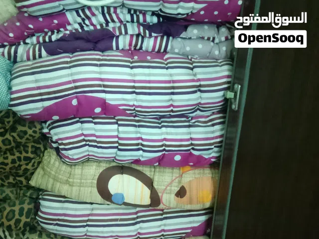 لحاف صوف مجوز ومفرد جداد للبيع عدد 15 سعر المجوز 7د سعر المفرد 5د العدد كامل ب 70